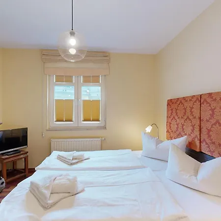 Strandnahe Fewos Mit 2 Schlafzimmern Und Balkon, Residenz Prorer Wiek, アパート ビンツ