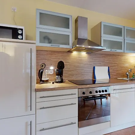 아파트 Strandnahe Fewos Mit 2 Schlafzimmern Und Balkon, Residenz Prorer Wiek, 빈츠