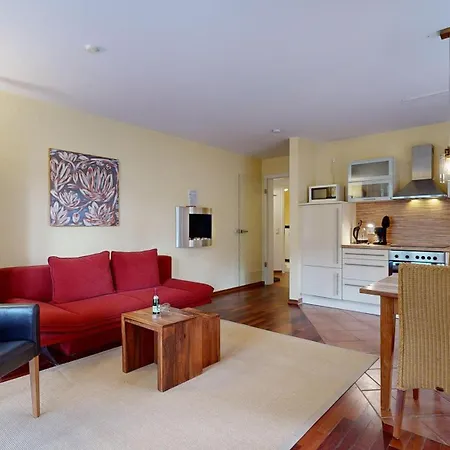 Strandnahe Fewos Mit 2 Schlafzimmern Und Balkon, Residenz Prorer Wiek, 아파트 빈츠