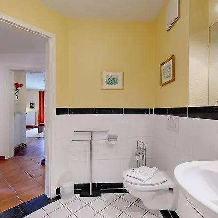 Strandnahe Fewos Mit 2 Schlafzimmern Und Balkon, Residenz Prorer Wiek,