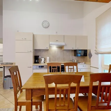 アパート Strandnahe Fewos Mit 2 Schlafzimmern Und Balkon, Residenz Prorer Wiek, ビンツ