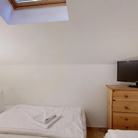 Strandnahe Fewos Mit 2 Schlafzimmern Und Balkon, Residenz Prorer Wiek, アパート *