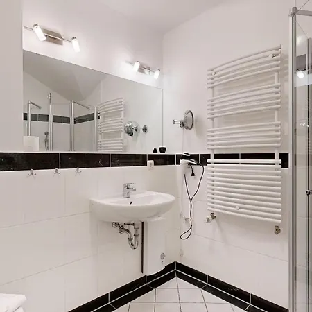 アパート Strandnahe Fewos Mit 2 Schlafzimmern Und Balkon, Residenz Prorer Wiek, *