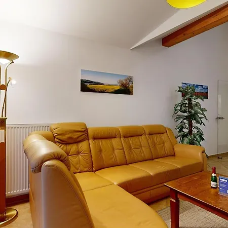 Strandnahe Fewos Mit 2 Schlafzimmern Und Balkon, Residenz Prorer Wiek, 公寓 宾茨