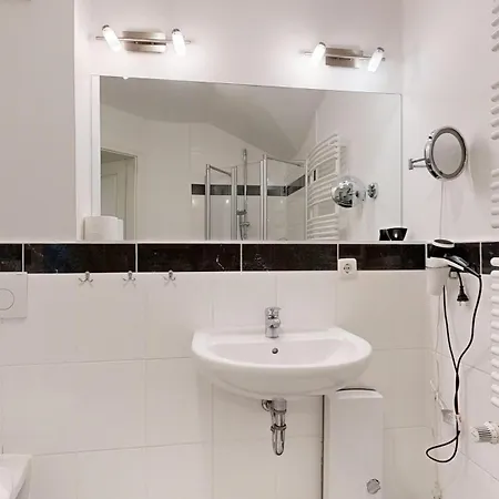 Strandnahe Fewos Mit 2 Schlafzimmern Und Balkon, Residenz Prorer Wiek,