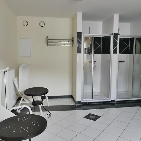 Strandnahe Fewos Mit 2 Schlafzimmern Und Balkon, Residenz Prorer Wiek, 宾茨