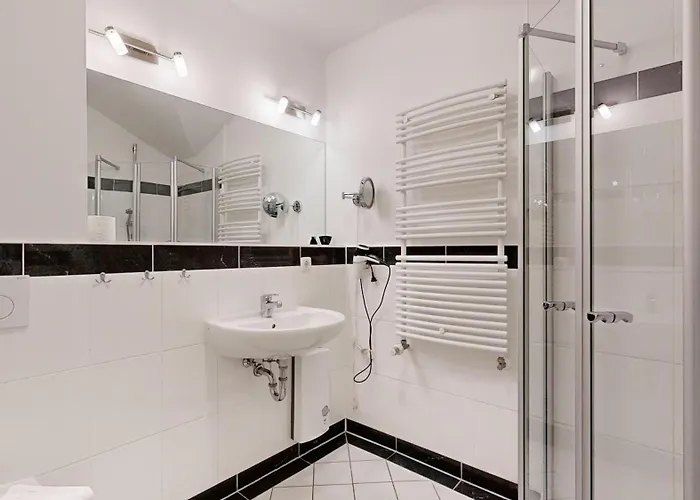 Strandnahe Mit 2 Schlafzimmern Und Balkon, Residenz Prorer Wiek, 아파트 빈츠