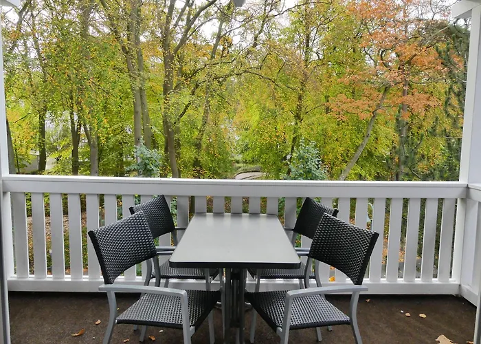Strandnahe Mit 2 Schlafzimmern Und Balkon, Residenz Prorer Wiek, 아파트 *